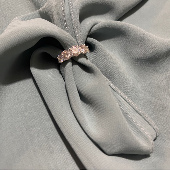 925 Moissanite Ring - Picture 4 of 5